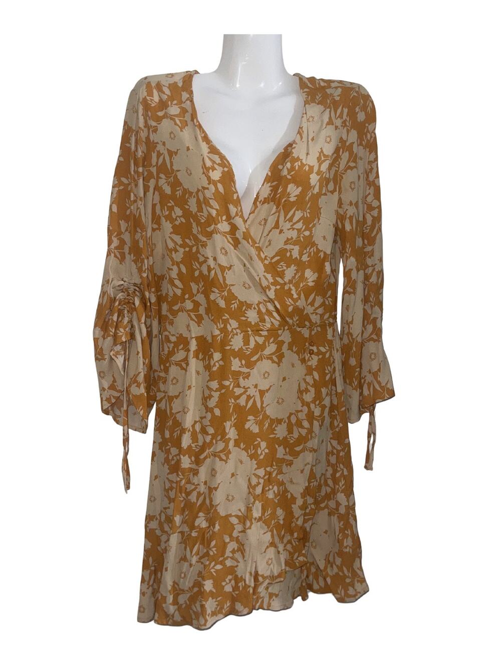 Band of Gypsies Bohemian Floral Faux Wrap Dress Size Medium Brunch Botanical